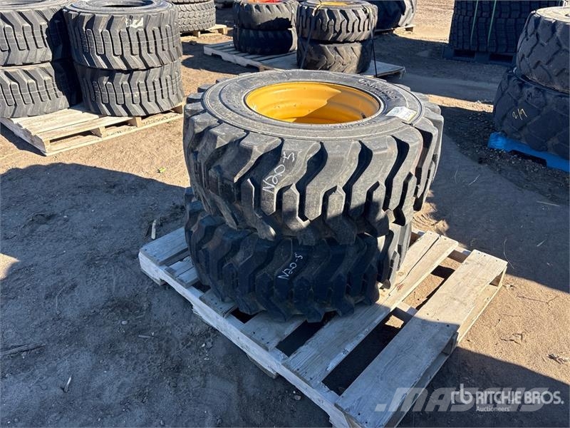  Quantity of (2) Carlisle 14x17.5 Foam Filled Tires Riepas, riteņi un diski