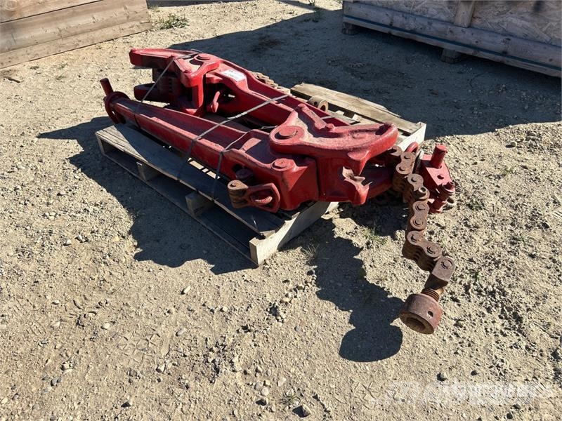  Quantity of (2) Chain Tongs Putkistonkäsittelylaitteet