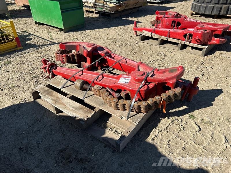  Quantity of (2) Chain Tongs Putkistonkäsittelylaitteet