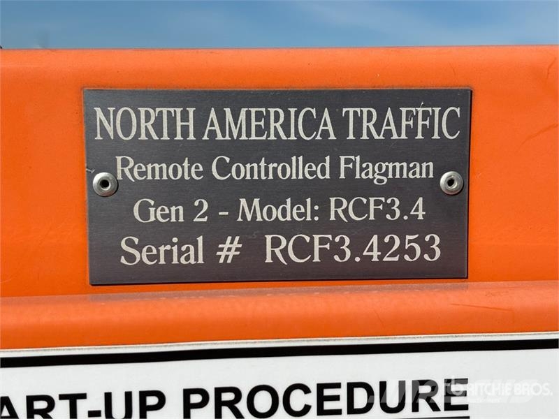  Quantity of (2)  Construction Traffic Control Traf Lichtmasten