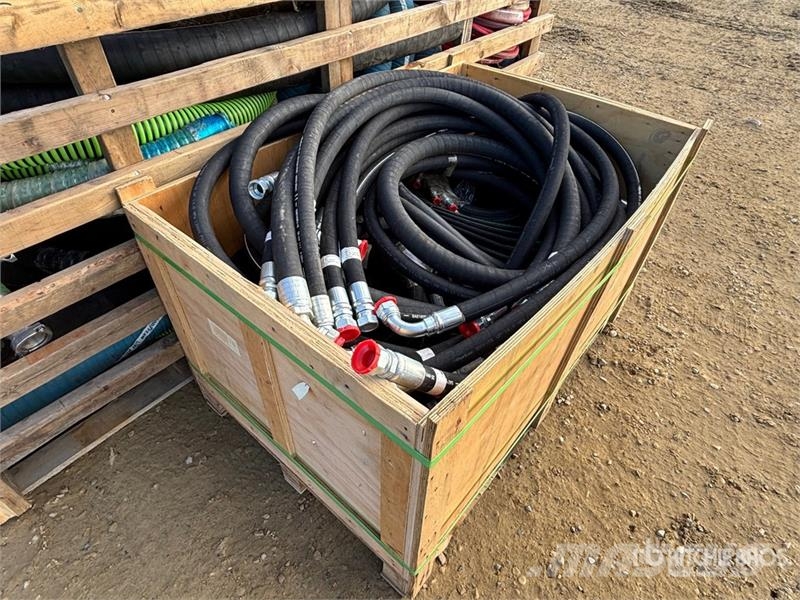 Quantity of (2) Crates of Hose Andre komponenter