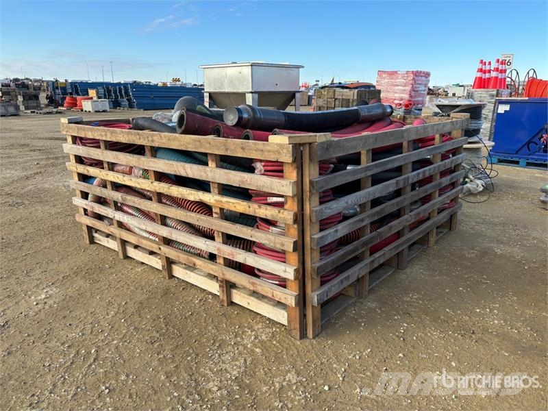 Quantity of (2) Crates of Hose Andre komponenter