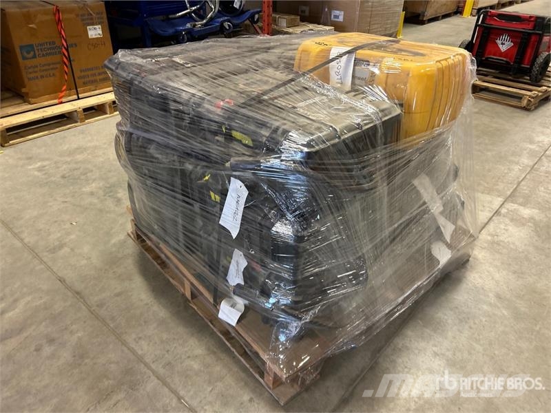 Quantity of (2) Crimpers, (10) Suitcase Wire Feede مكونات أخرى