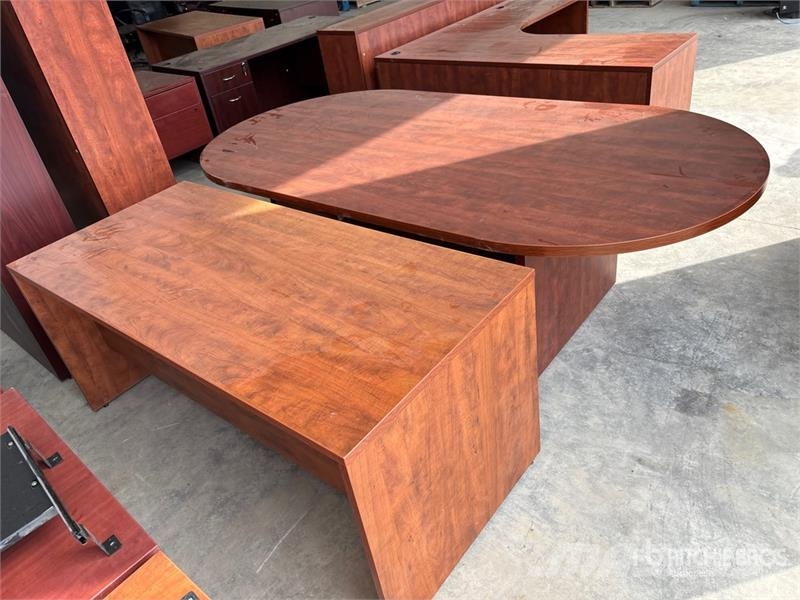  Quantity of (2) Desk Drugi deli