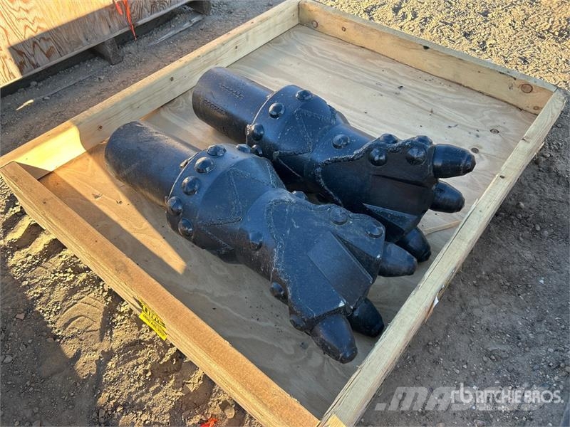  Quantity of (2) Drill Heads Öl- und Gasbohrgeräte