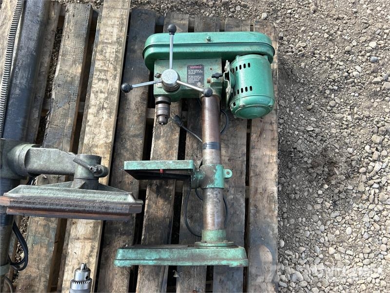  Quantity of (2) Drill Press مكونات أخرى