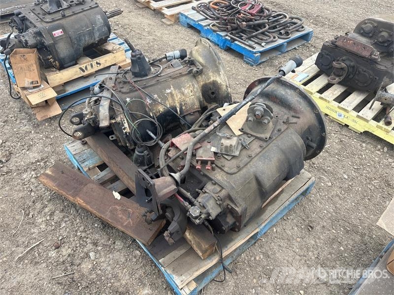 Quantity of (2) Eaton Fuller Roadranger Truck Tran Versnellingsbakken