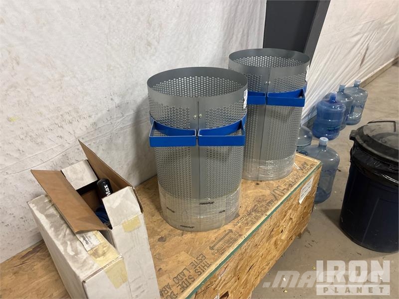  Quantity of (2) Edwards Grain Guard 24 in Louvered Agricoltura - Altro