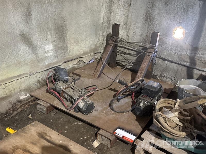 Quantity of (2) Electric Winch Ostale kargo komponente