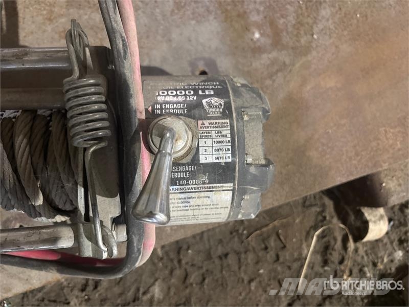 Quantity of (2) Electric Winch Ostale kargo komponente