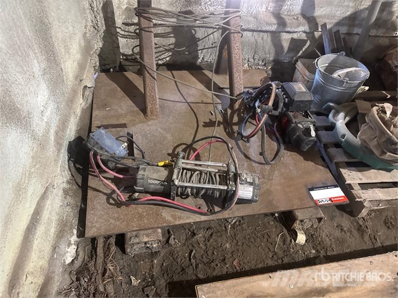 Quantity of (2) Electric Winch Ostale kargo komponente