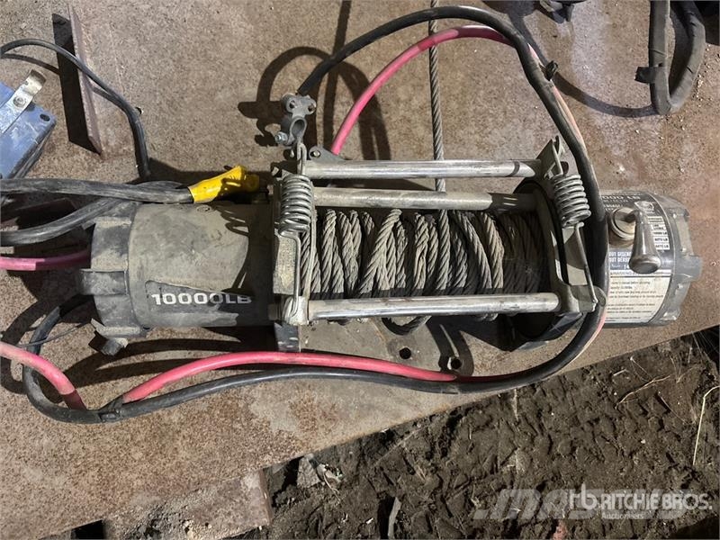 Quantity of (2) Electric Winch Ostale kargo komponente