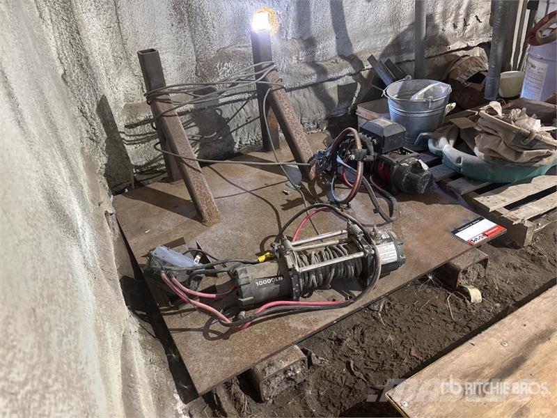 Quantity of (2) Electric Winch Ostale kargo komponente