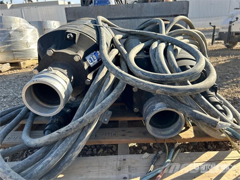 Quantity of (2) Electric Submersible Water Pump Andre komponenter