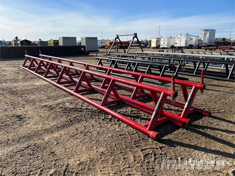 Quantity of (2) Engineered 30 ft Pipe Racks (Unus Équipement de pipeline