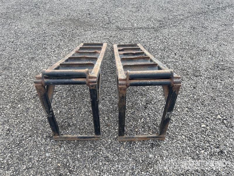 Quantity of (2) Equipment Trailer Ramps Drugi deli