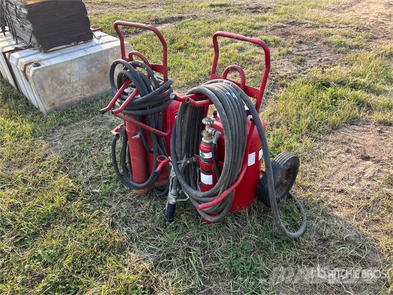 Quantity of (2) Fire Extinguisher Ďalšie komponenty