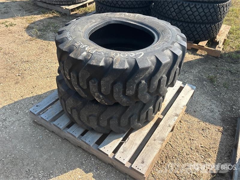  Quantity of (2) Firestone 12.5/80-18 Tires Opony, koła i felgi