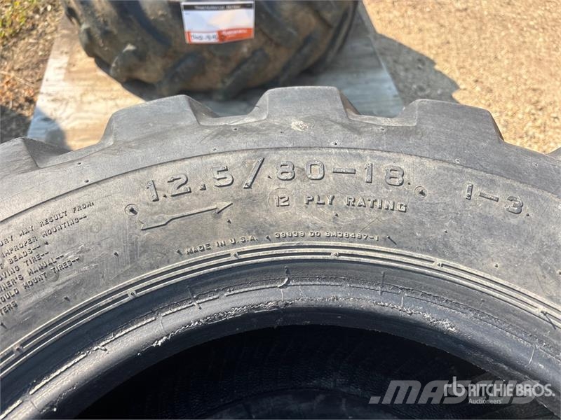  Quantity of (2) Firestone 12.5/80-18 Tires Opony, koła i felgi