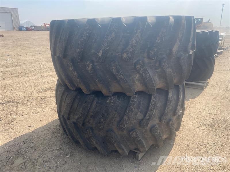Quantity of (2) Firestone 800/70 R38 Tires Opony, koła i felgi