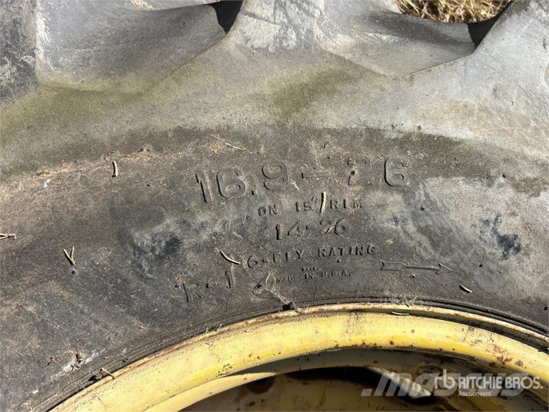 Quantity of (2) Firestone 16.9-26 Tires Gume, točkovi i felne