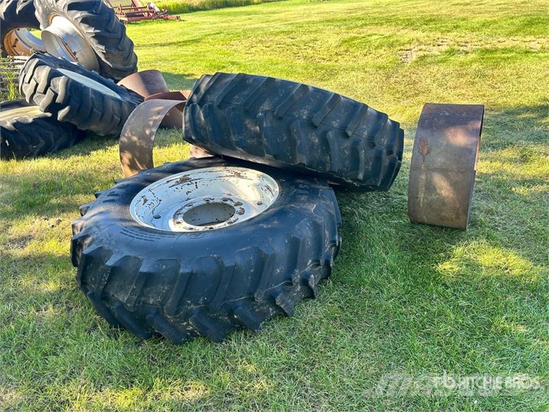 Quantity of (2) Firestone 16.9-28 Tires - Fits Mas Opony, koła i felgi