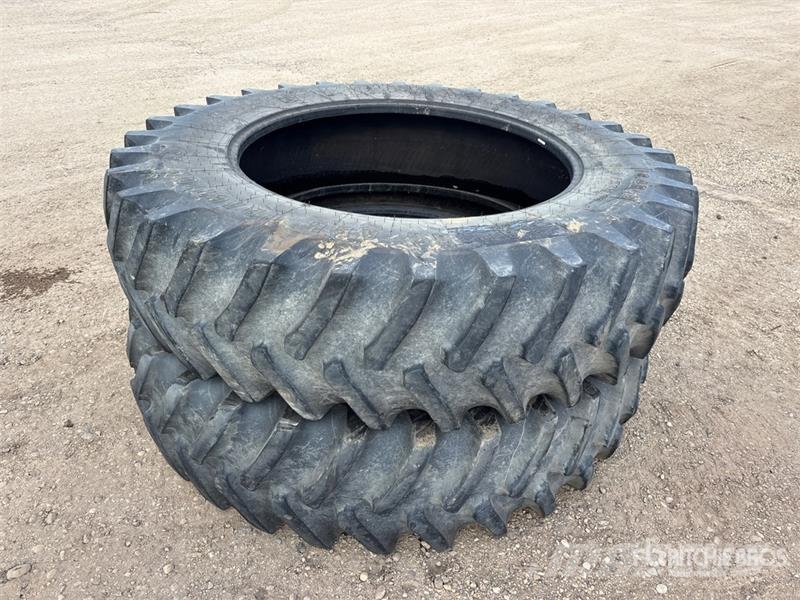  Quantity of (2) Firestone 480/80R42 Radial Tires 輪胎、車輪和輪圈