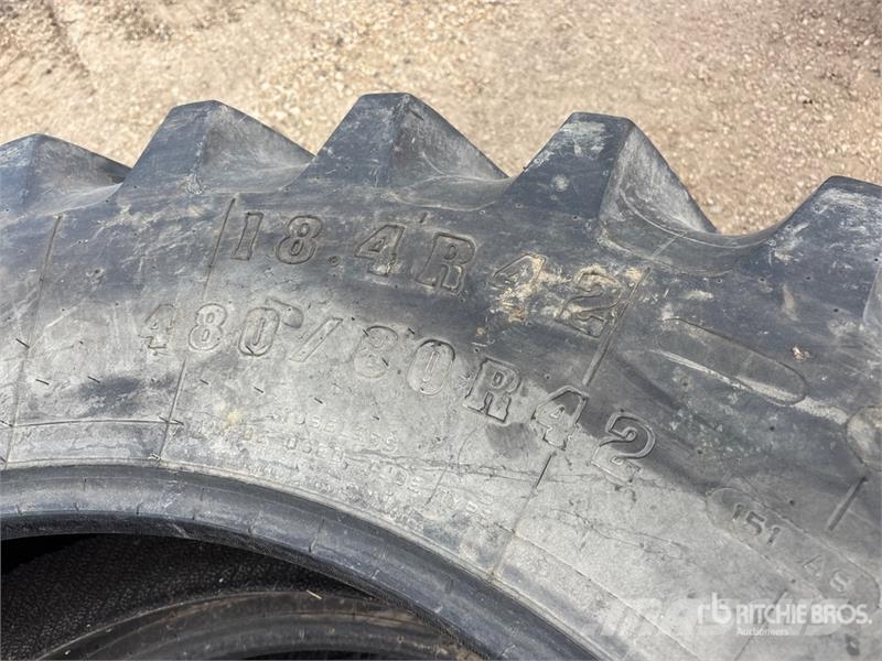  Quantity of (2) Firestone 480/80R42 Radial Tires 輪胎、車輪和輪圈