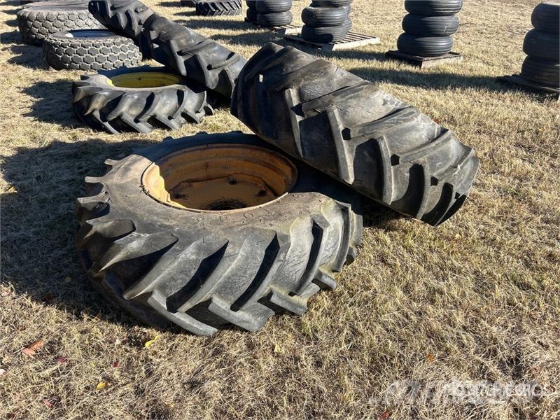 Quantity of (2) Firestone 16.9-26 Tires Gume, točkovi i felne