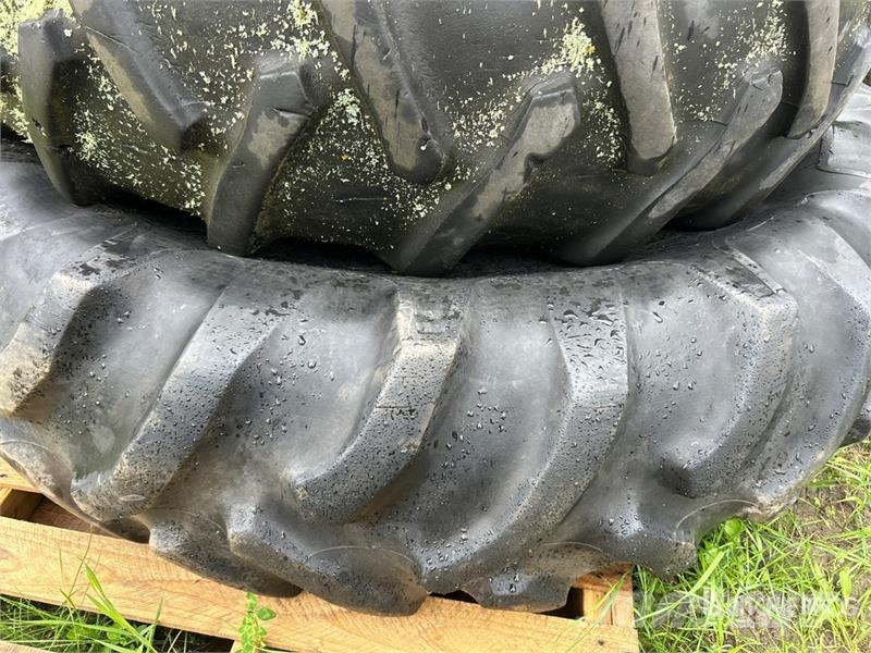 Quantity of (2) Firestone Tires Opony, koła i felgi