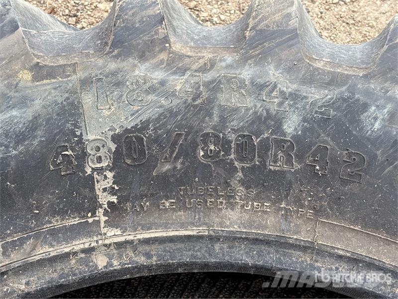  Quantity of (2) Firestone 480/80R42 Radial Tires 輪胎、車輪和輪圈
