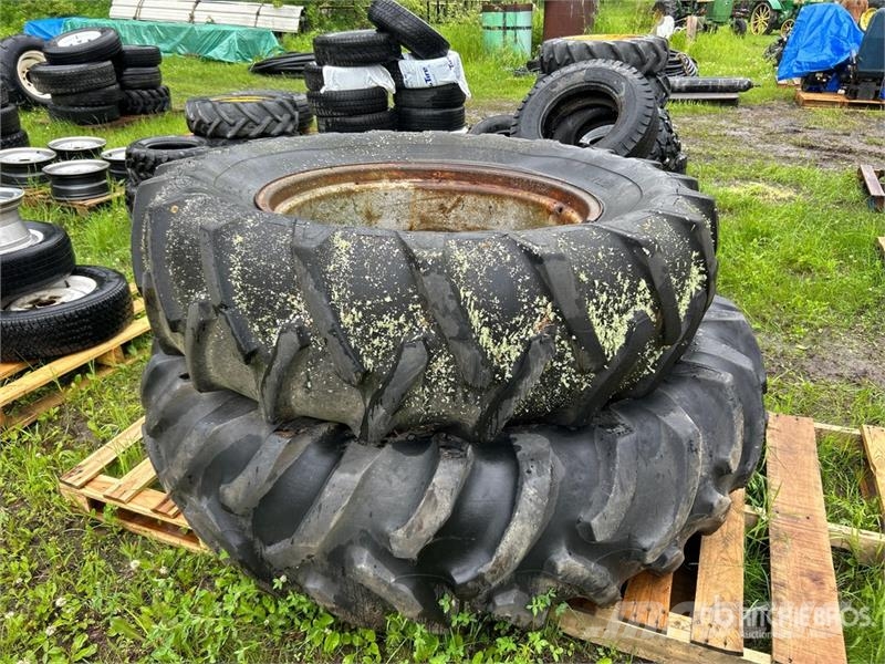 Quantity of (2) Firestone Tires Opony, koła i felgi
