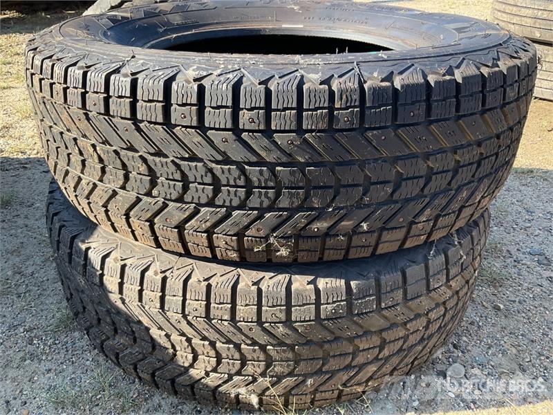 Quantity of (2) Firestone 245/70R17 Winter Tires Шины и колёса
