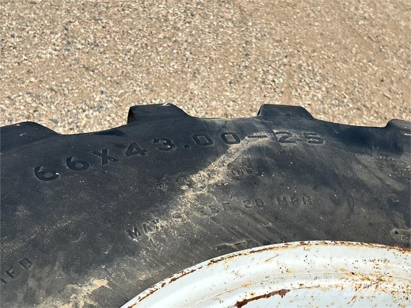 Quantity of (2) Firestone Flotation 23. DT 66/43. Opony, koła i felgi