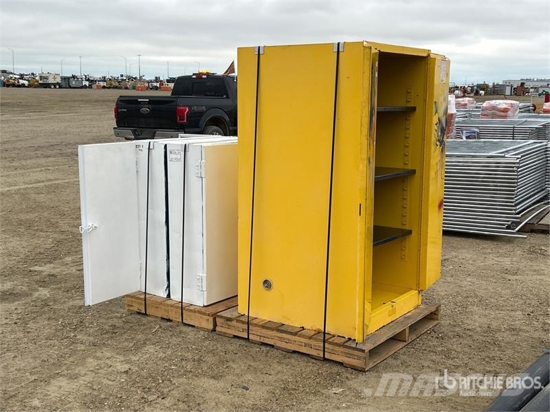  Quantity of (2) Flammable Liquid Cabinet and Hydra Construction - Autres