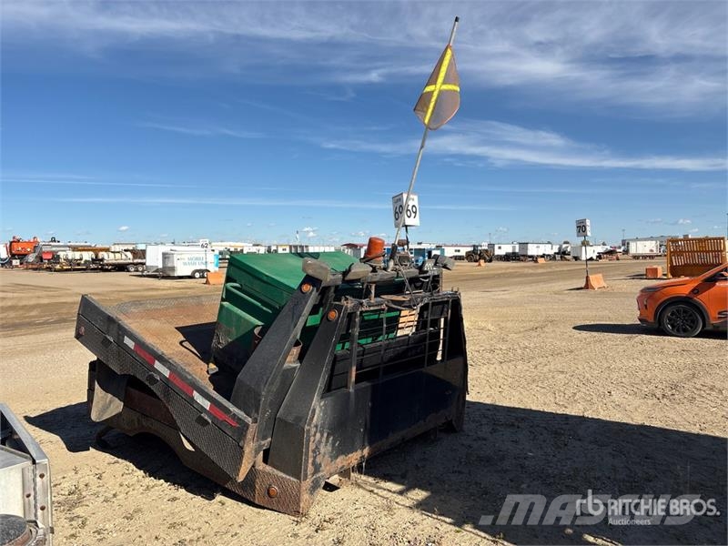 Quantity of (2) Flatbed Decks Transport – ostalo