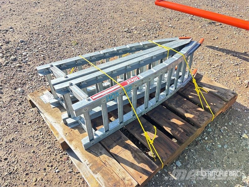  Quantity of (2) Folding Ramps Drugi deli