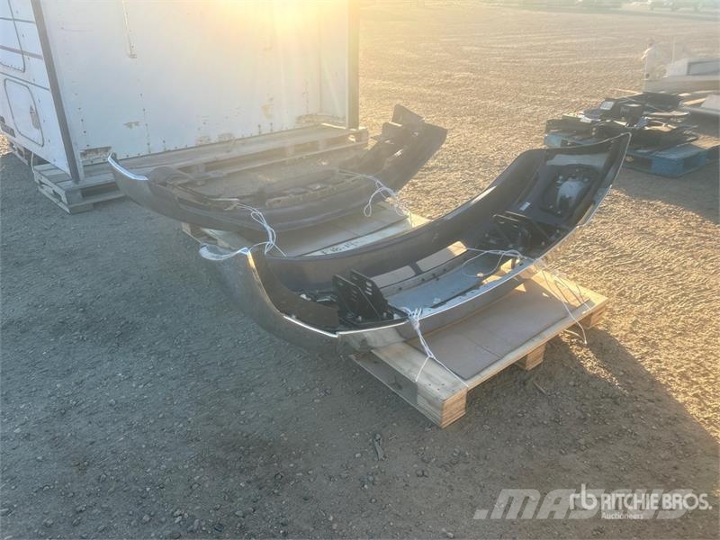  Quantity of (2) Front Truck Bumper معدات النقل - غير ذلك
