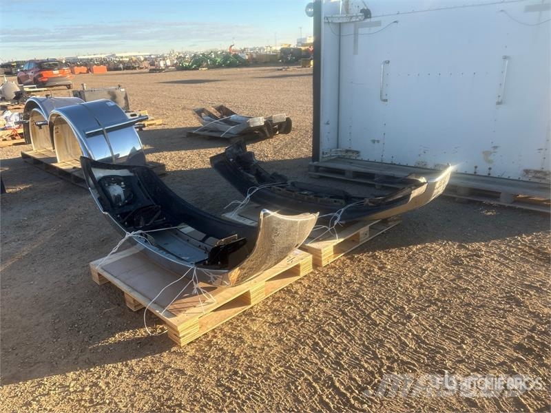  Quantity of (2) Front Truck Bumper معدات النقل - غير ذلك