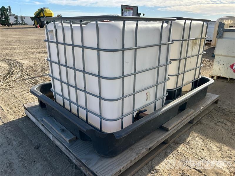 Quantity of (2) Fuel Oil Tote Spill Containment Ta Kütusemahutid