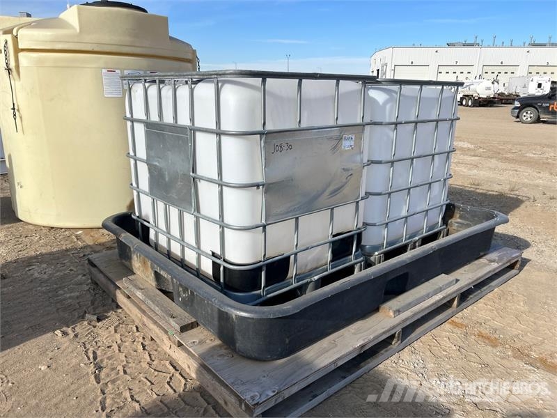 Quantity of (2) Fuel Oil Tote Spill Containment Ta Kütusemahutid