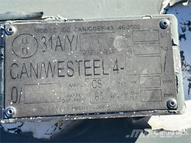  Quantity of (2) Fuel Tank Kraftstoff- und Zusatzstoffbehälter
