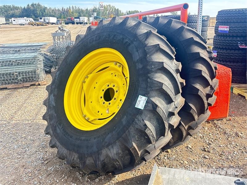  Quantity of (2) Good Year 18.4R30 Tires Gume, točkovi i felne