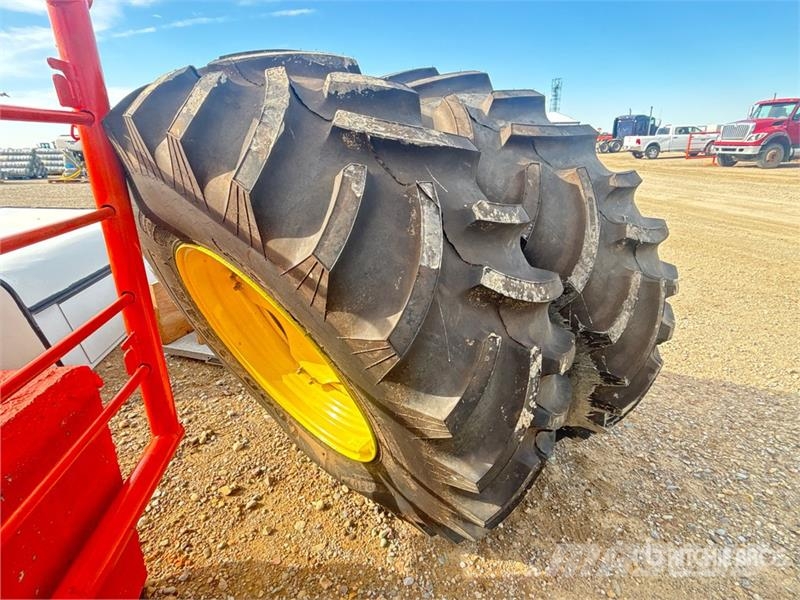  Quantity of (2) Good Year 18.4R30 Tires Gume, točkovi i felne
