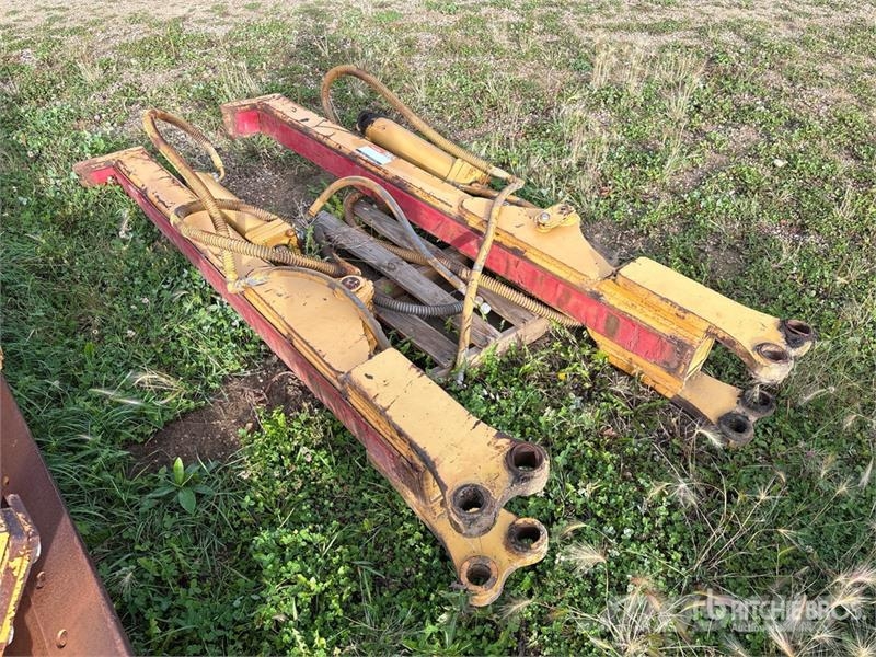 Quantity of (2) Grapple Fork Masts Drugi deli