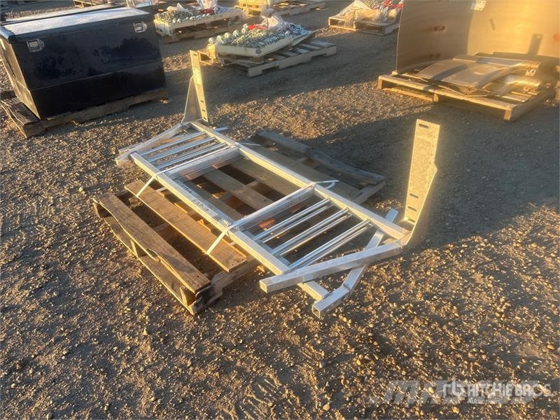 Quantity of (2) Headache Rack - Fits Pickup Andre komponenter