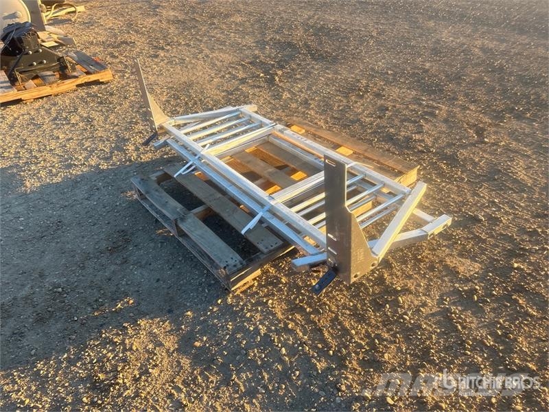 Quantity of (2) Headache Rack - Fits Pickup Andre komponenter