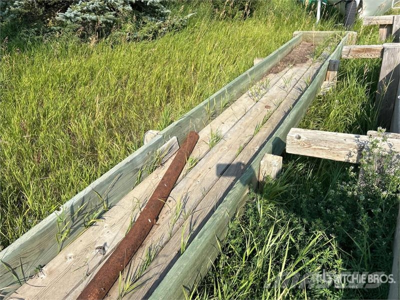 Quantity of (2) Homemade Wooden Livestock Feeder Hranire animale