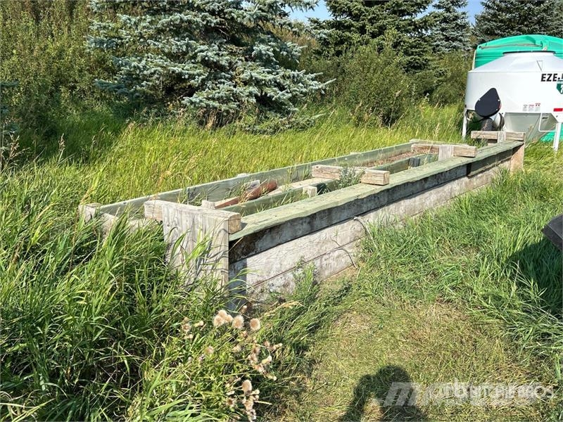 Quantity of (2) Homemade Wooden Livestock Feeder Hranire animale