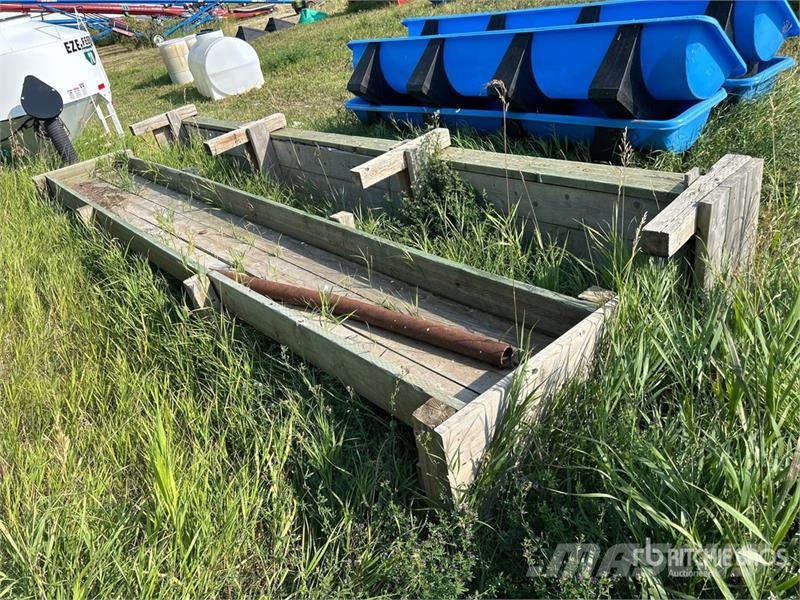 Quantity of (2) Homemade Wooden Livestock Feeder Hranire animale